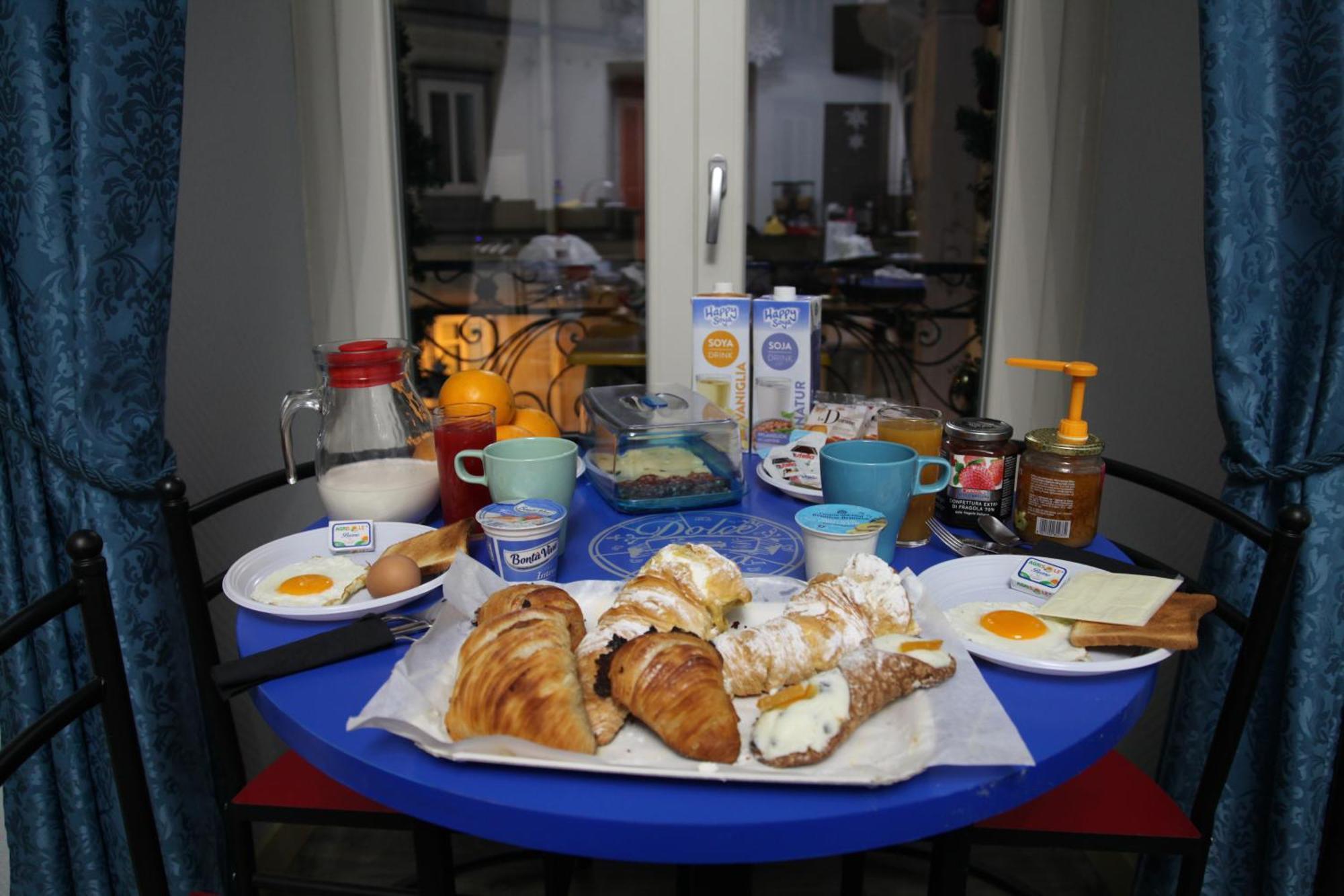 Dolce Vita Rooms Napoli Ngoại thất bức ảnh