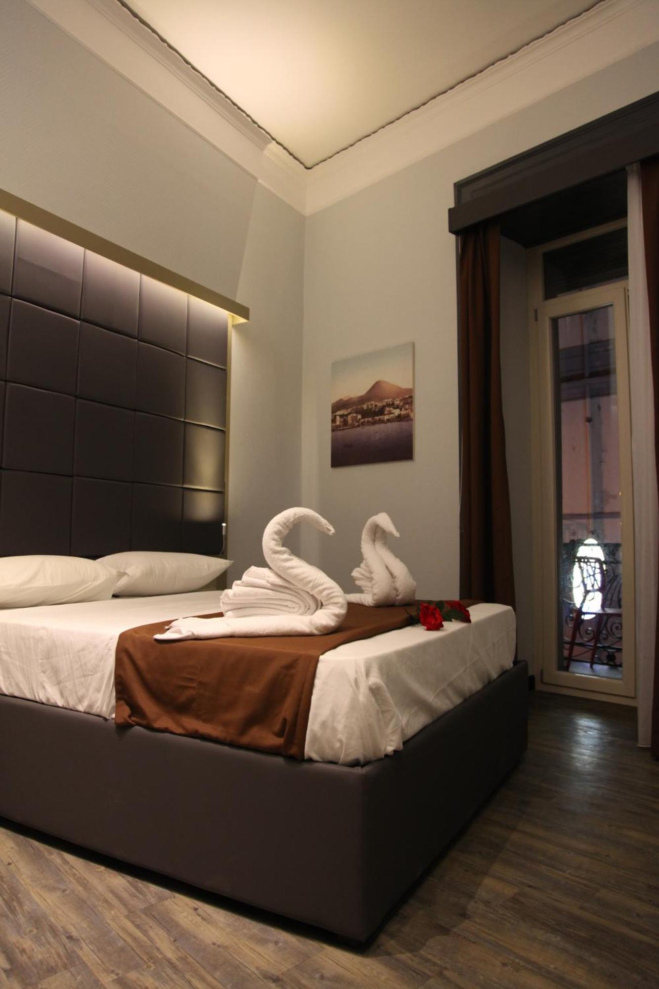 Dolce Vita Rooms Napoli Ngoại thất bức ảnh