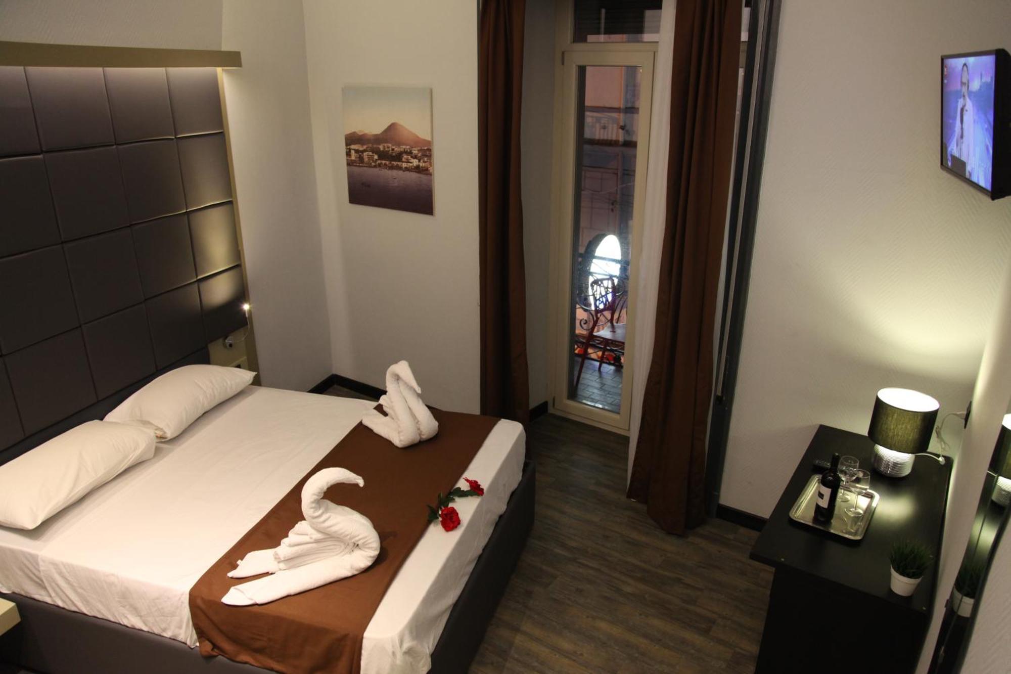 Dolce Vita Rooms Napoli Ngoại thất bức ảnh