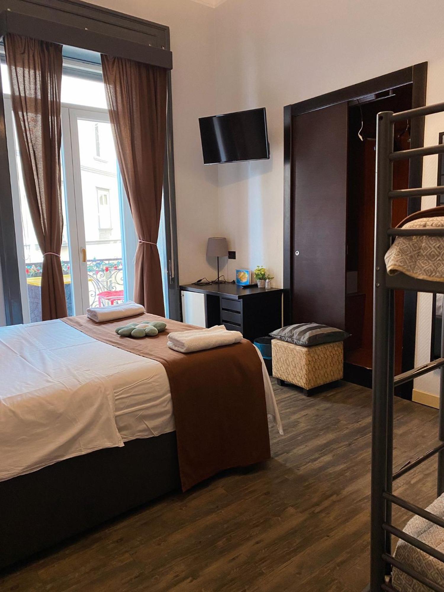 Dolce Vita Rooms Napoli Ngoại thất bức ảnh